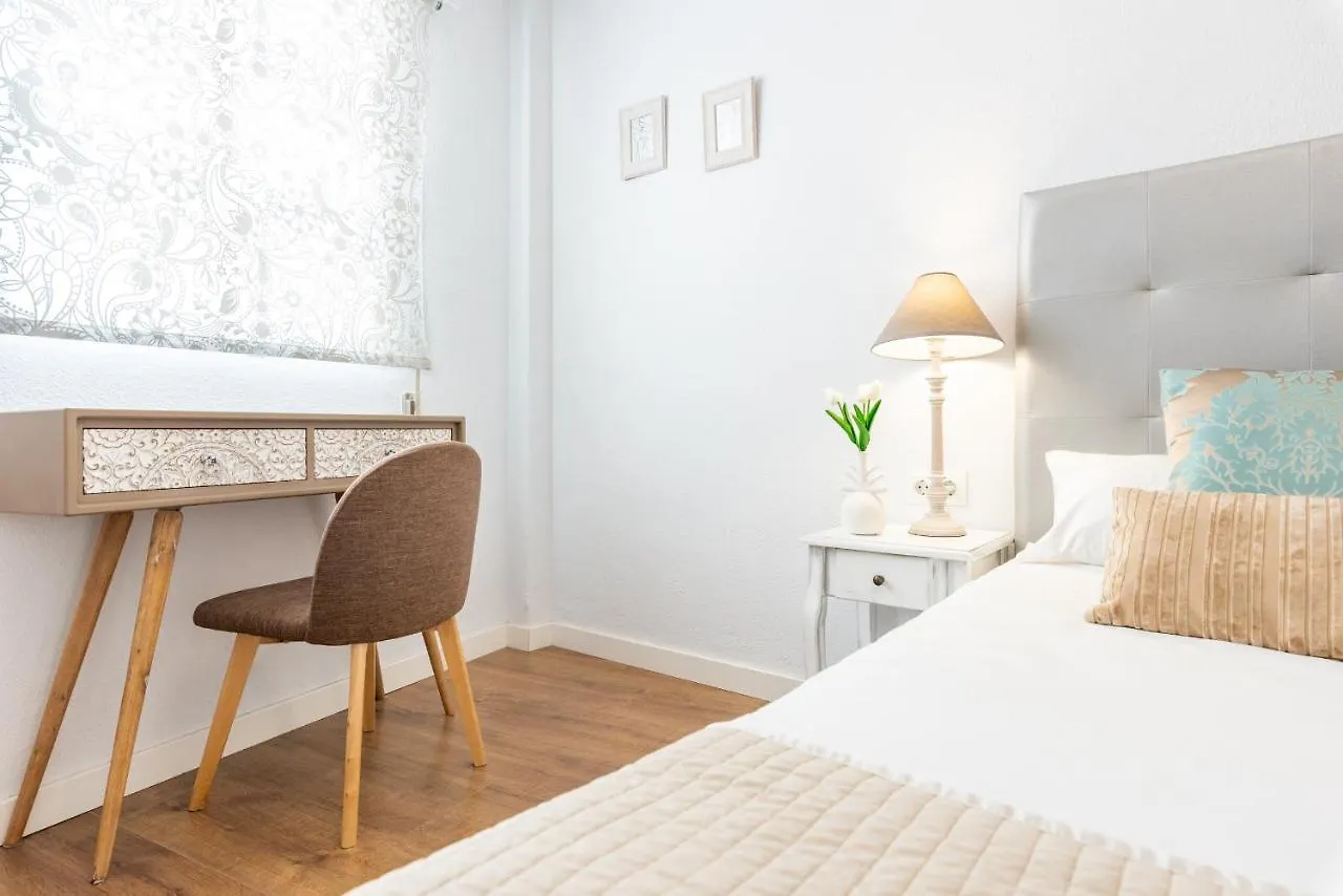 Historical Center Apartment Malaga parking&smart tv